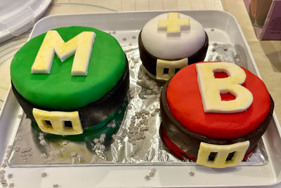 Christmas Cakes 2025 - M + B